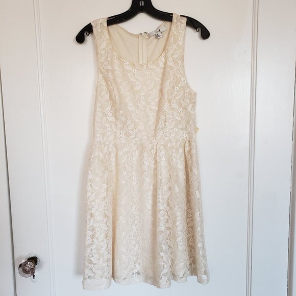 Forever 21 Cream Dress Lace cocktail NWT Size L - Picture 1 of 10